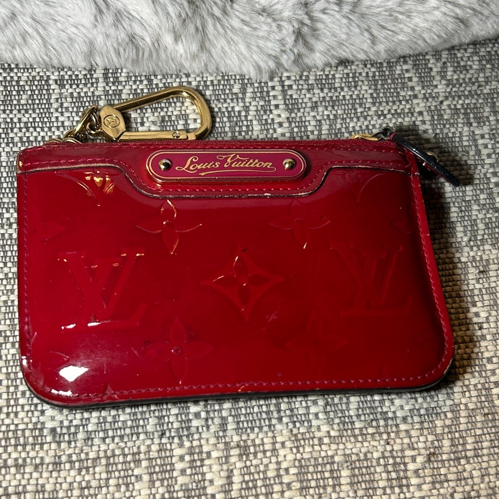 362. Louis Vuitton Monogram Vernis Pochette Cles, Key Holder - Picture 13 of 13